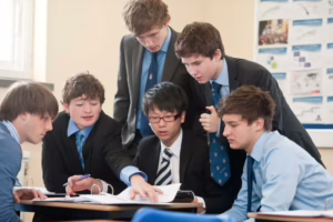 全封闭的大学学习环境 image002